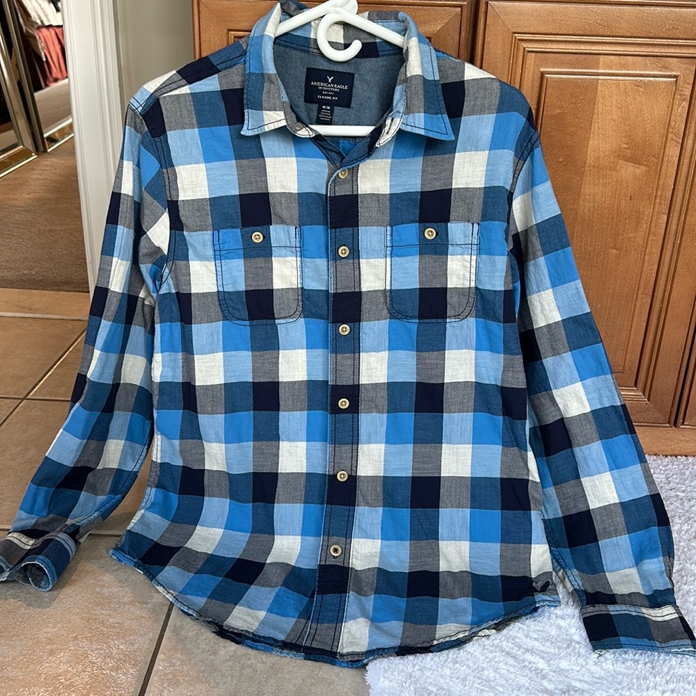 American Eagle men’s size medium button-down, casual shirt